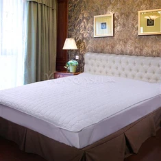 Ochraniacz na materac z kolekcji Hotel